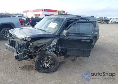 2010 Jeep Patriot Sport z USA, uszkodzony, nr VIN 1J4NF1GB9AD649818